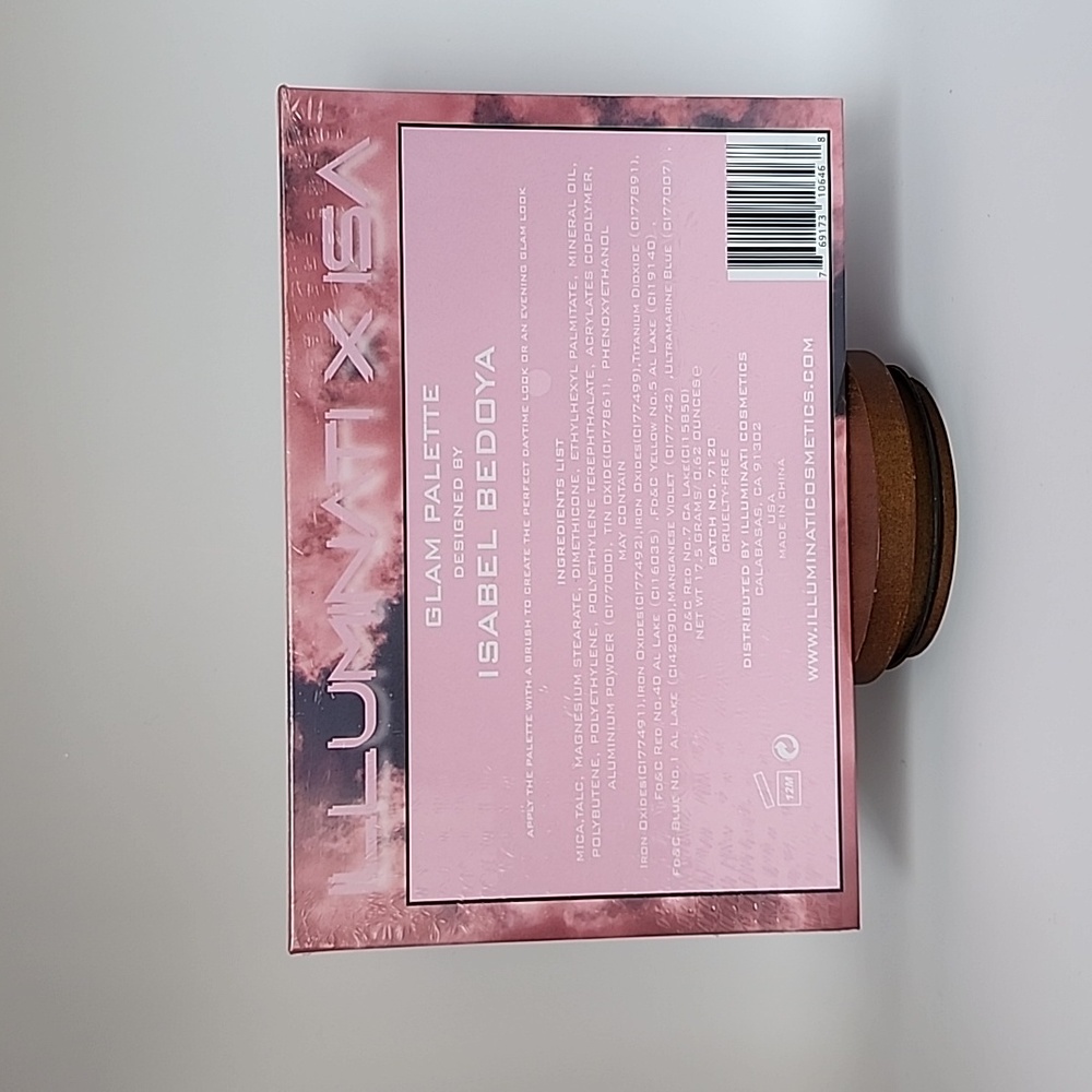 Illuminati X Isa Glam Palette - Picture 3 of 7